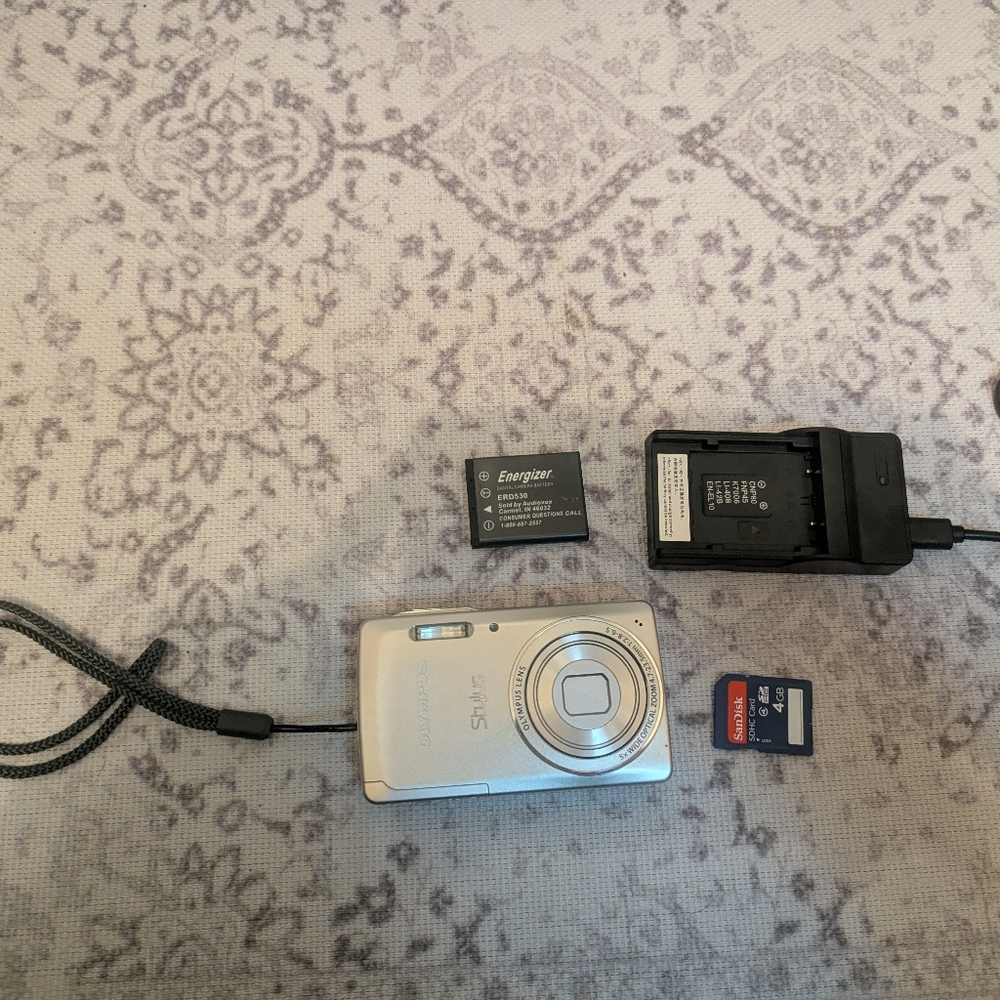 Silver Olympus Stylus-5010 Digital Camera with Charger & SD Card